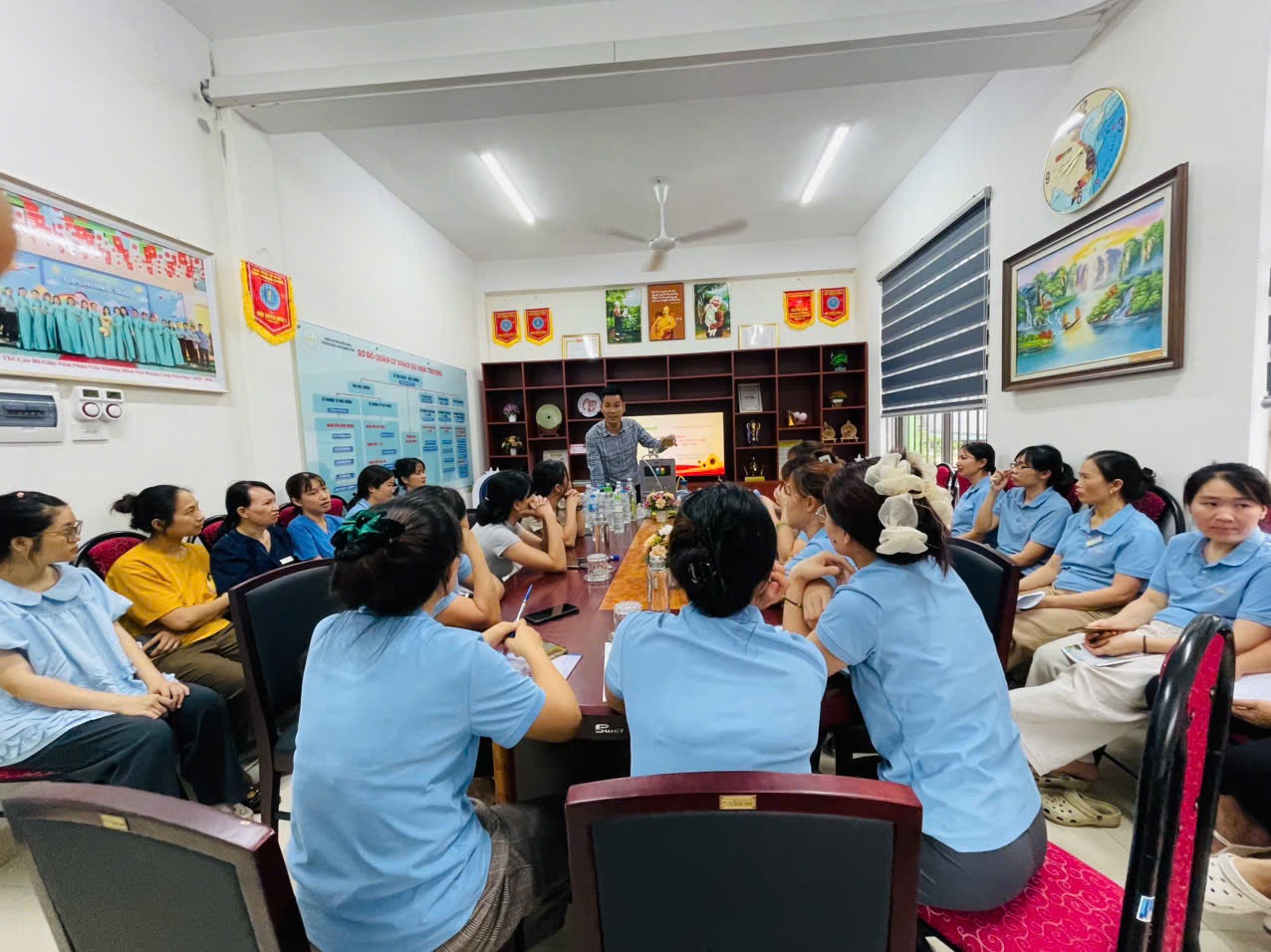 CÔNG TY KANGAROO TRAO TẶNG MÁY LỌC NƯỚC ION KIỀM CHO NHÀ TRƯỜNG